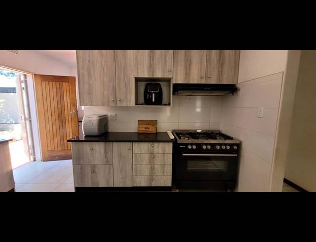 3 BEDROOM HOUSE FOR SALE IN BRACKENHURST